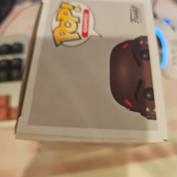 Overwatch Doomfist Funko - Picture 5 of 5